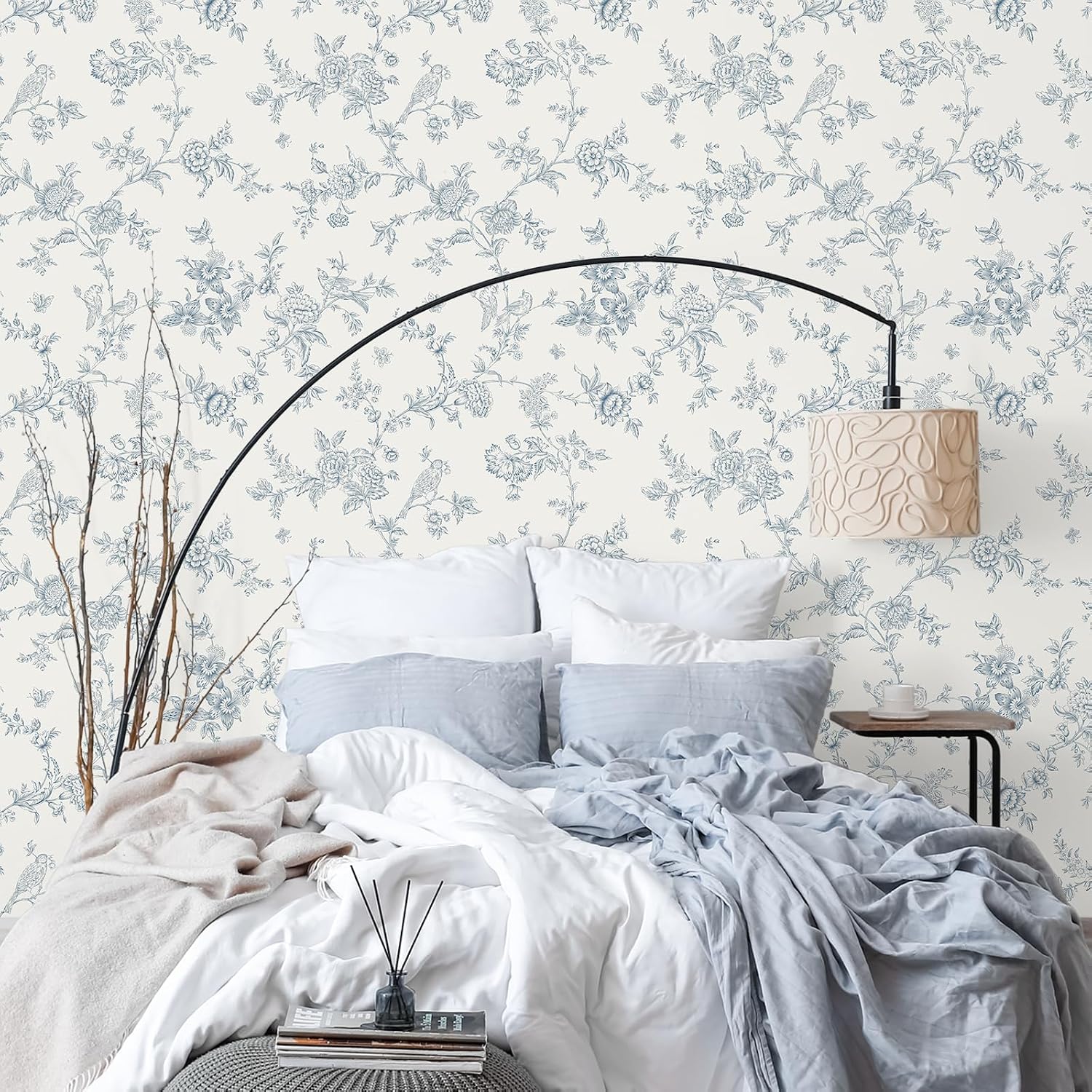 VEELIKE Cottage Blue Toile Wallpaper Peel and Stick Vintage Chinoiserie Birds Floral Wallpaper for Bedroom Bathroom 17.7''x354'' Self Adhesive Floral Wall Paper Contact Paper for Cabinets Shelves 17.7" x 354"