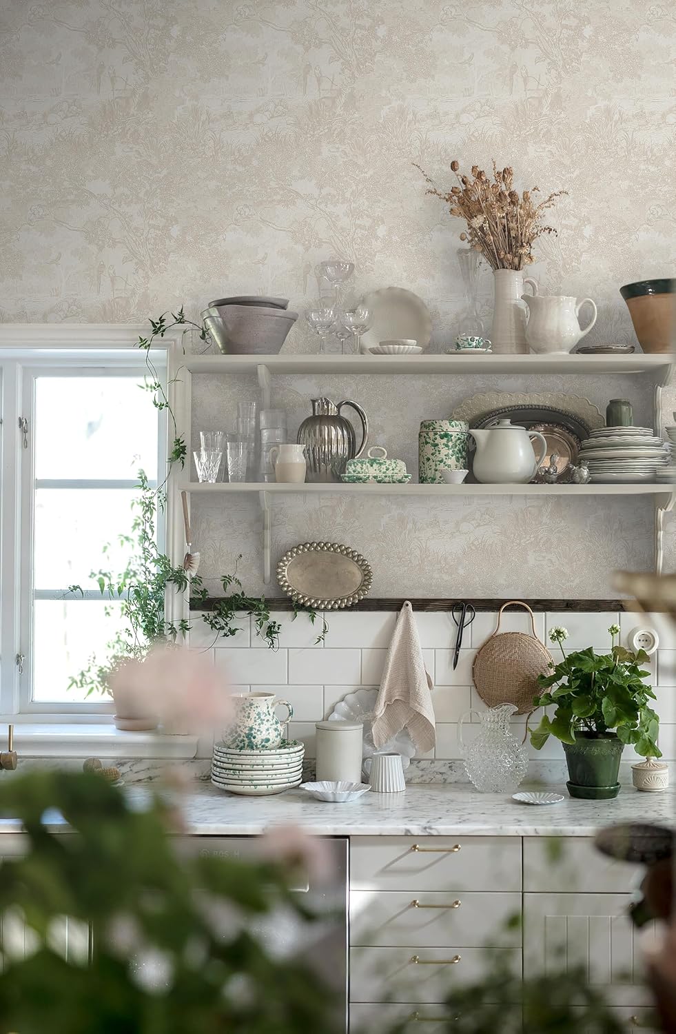 Vintage Boho Floral Wallpaper for Bedrooms: Sorting the Keepers from the Catalog Clutter